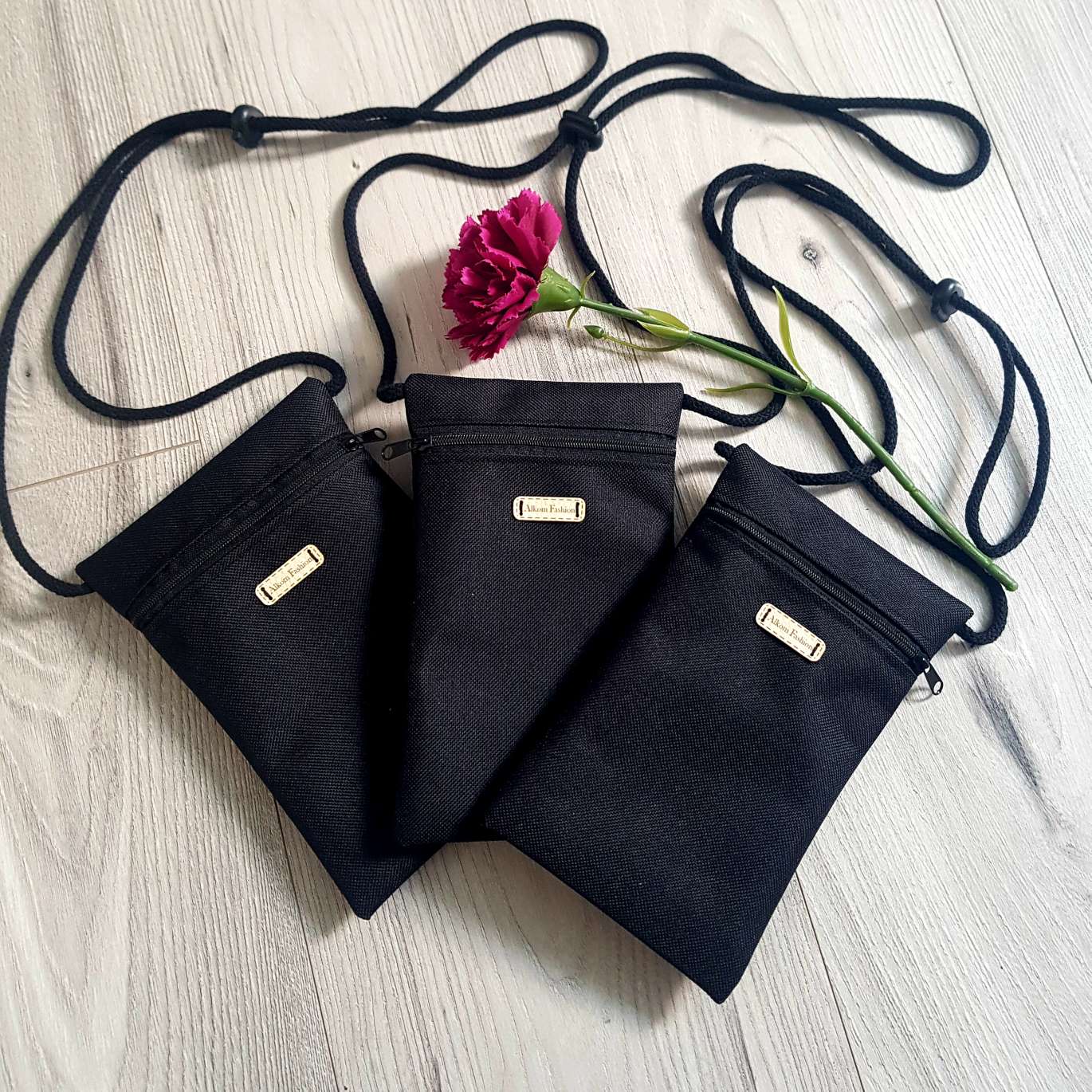 Paszportówka Kodura Czarna